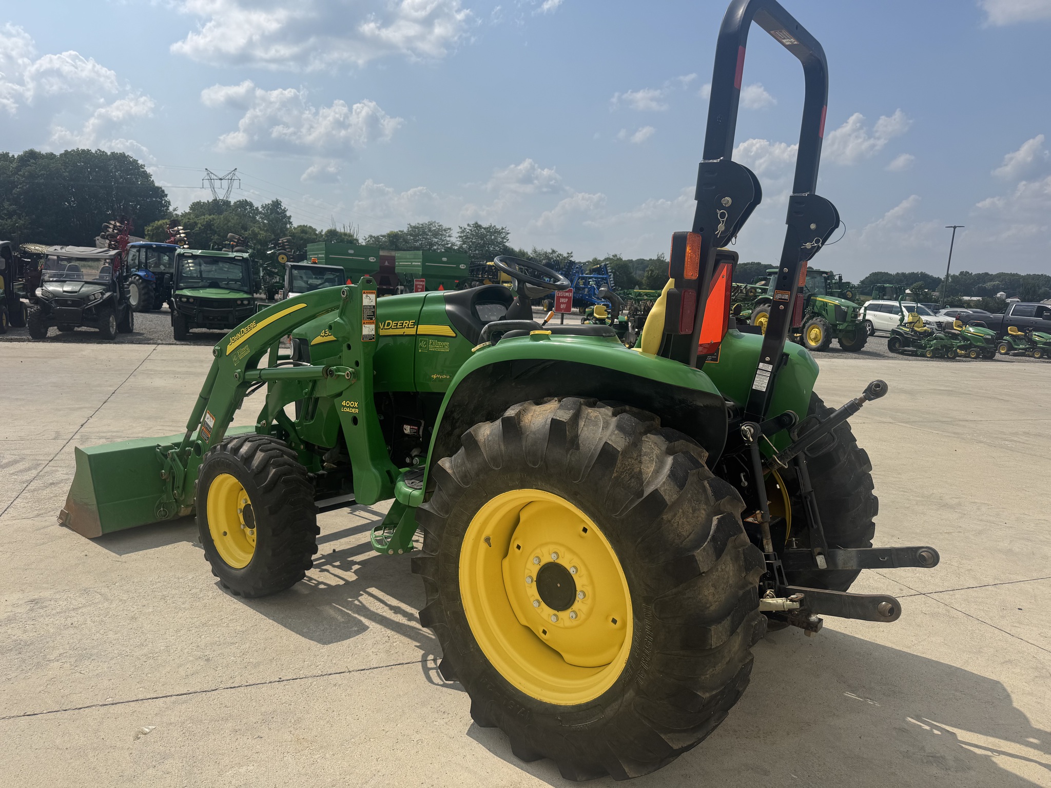 2012 John Deere 4320 Image 6