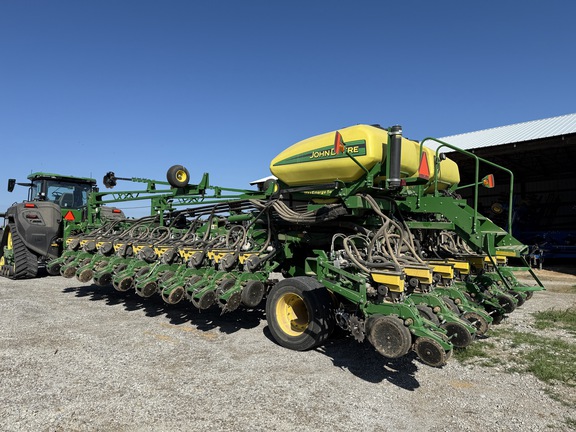 Photo of 2019 John Deere DB60