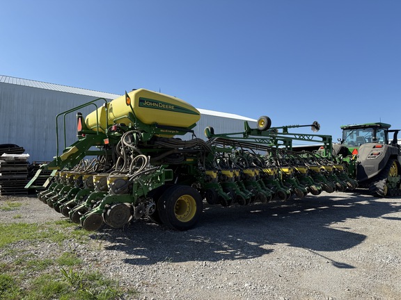 Photo of 2019 John Deere DB60