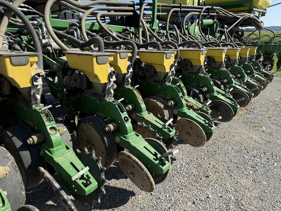 Photo of 2019 John Deere DB60
