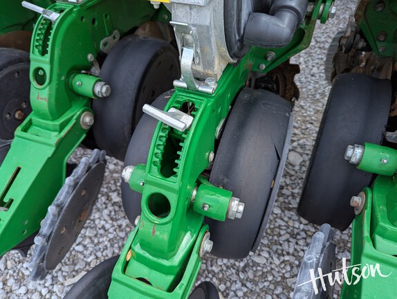 Photo of 2019 John Deere DB60