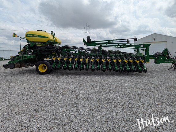 Photo of 2019 John Deere DB60