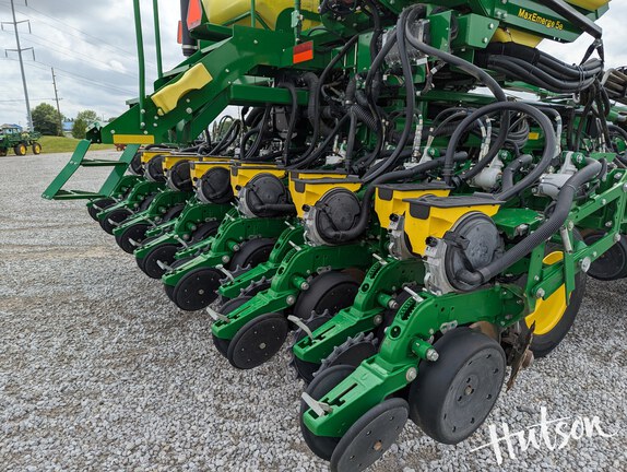 Photo of 2019 John Deere DB60
