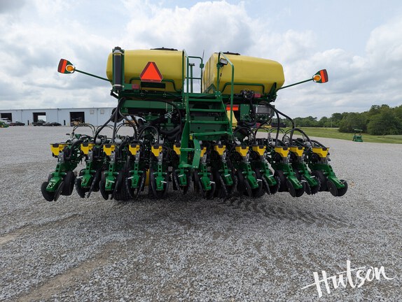 Photo of 2019 John Deere DB60