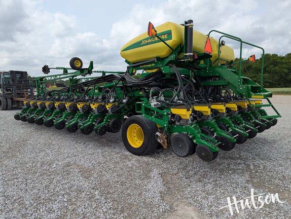 Photo of 2019 John Deere DB60