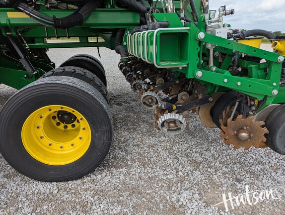 Photo of 2019 John Deere DB60