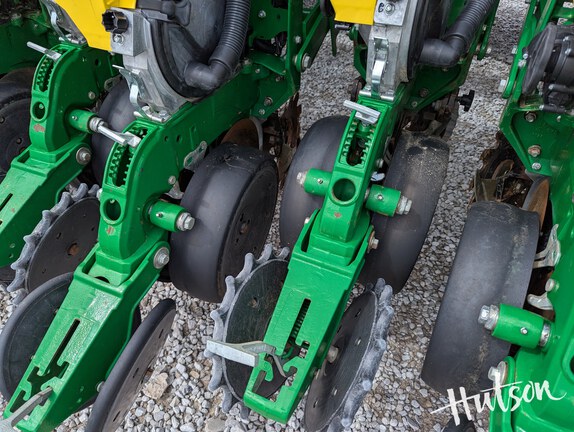 Photo of 2019 John Deere DB60
