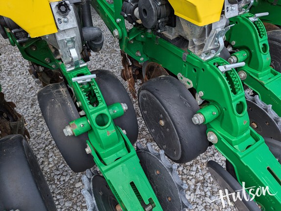 Photo of 2019 John Deere DB60