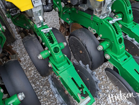 Photo of 2019 John Deere DB60
