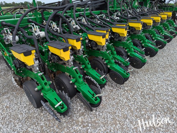Photo of 2019 John Deere DB60