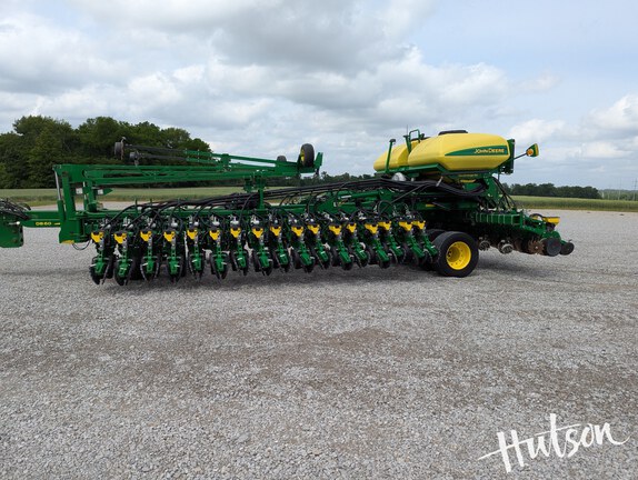 Photo of 2019 John Deere DB60