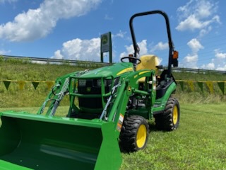 2025 John Deere 1025R Image 1