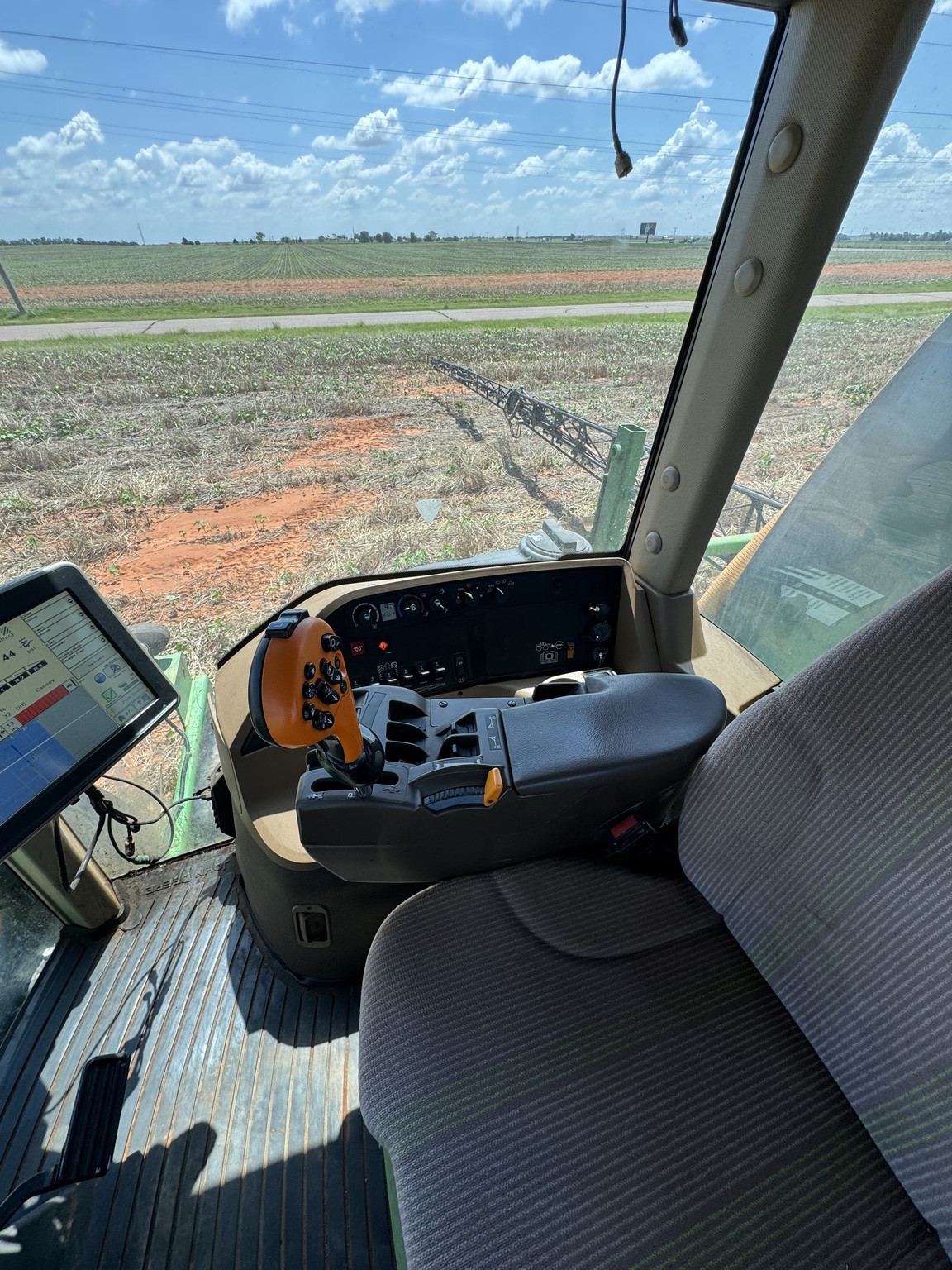 2011 John Deere 4830 Image 9
