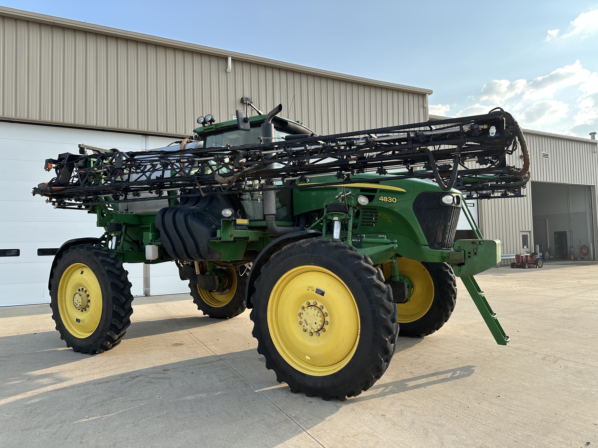 2011 John Deere 4830 Image 15