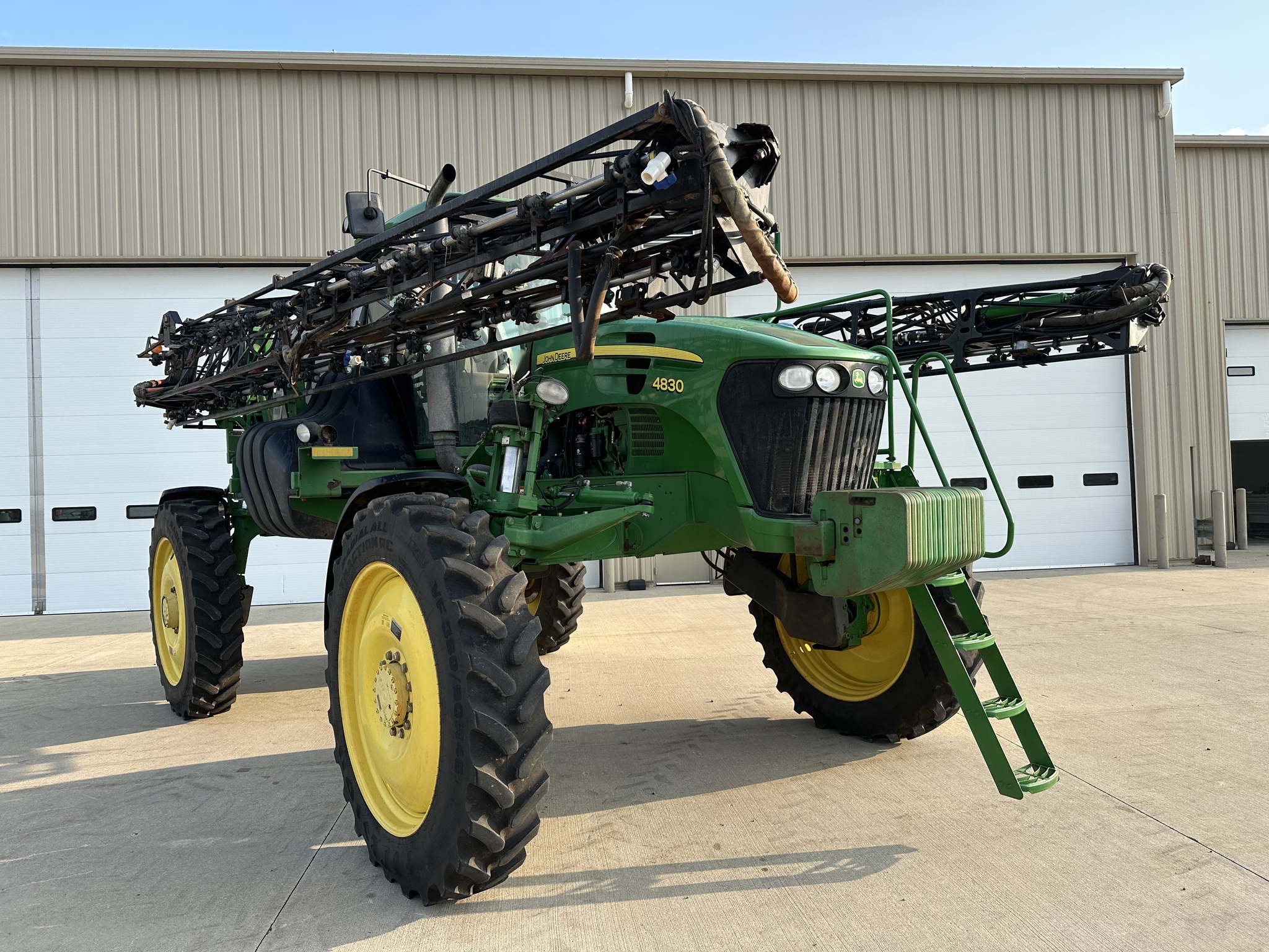 2011 John Deere 4830 Image 16