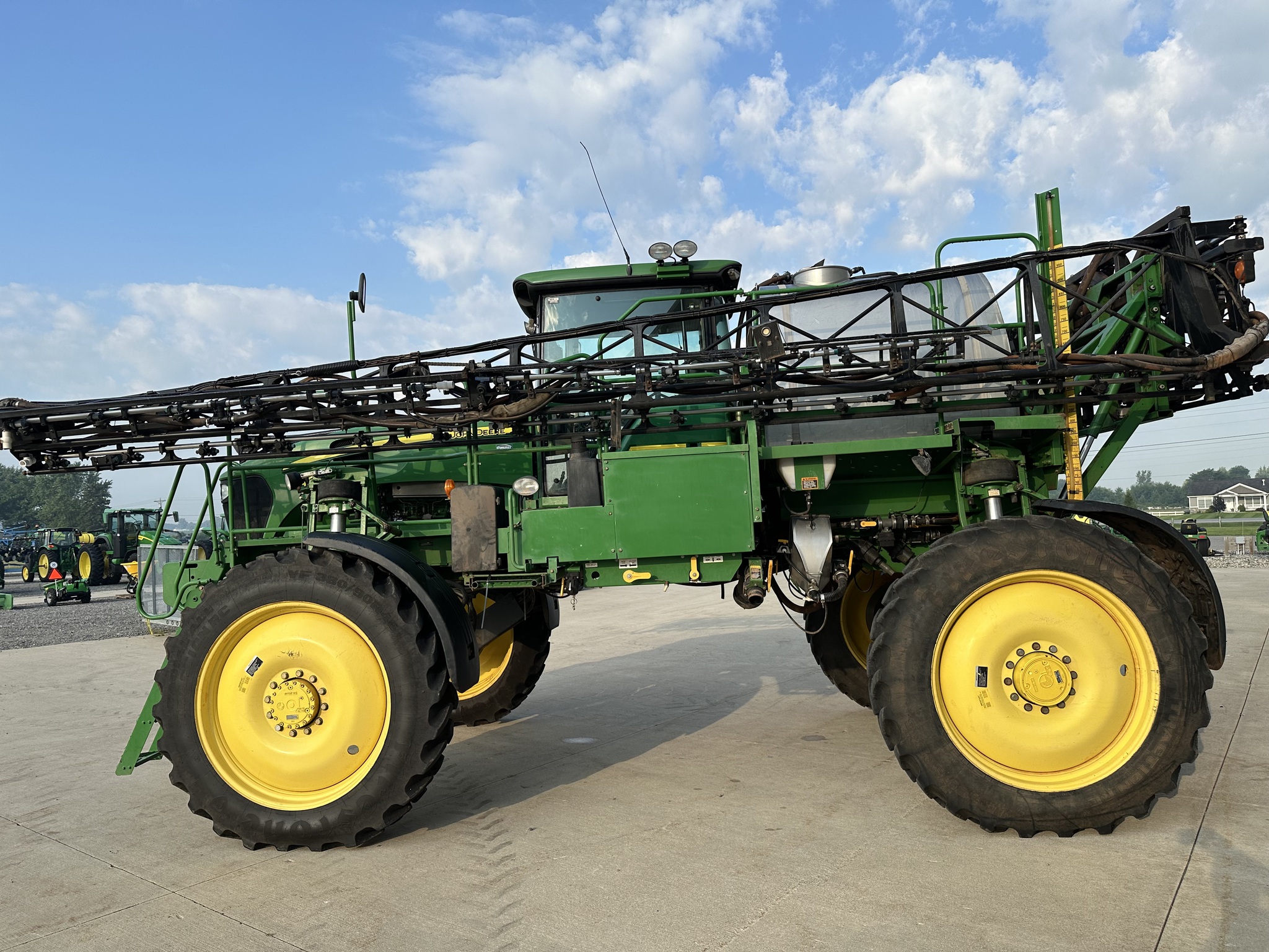 2011 John Deere 4830 Image 3