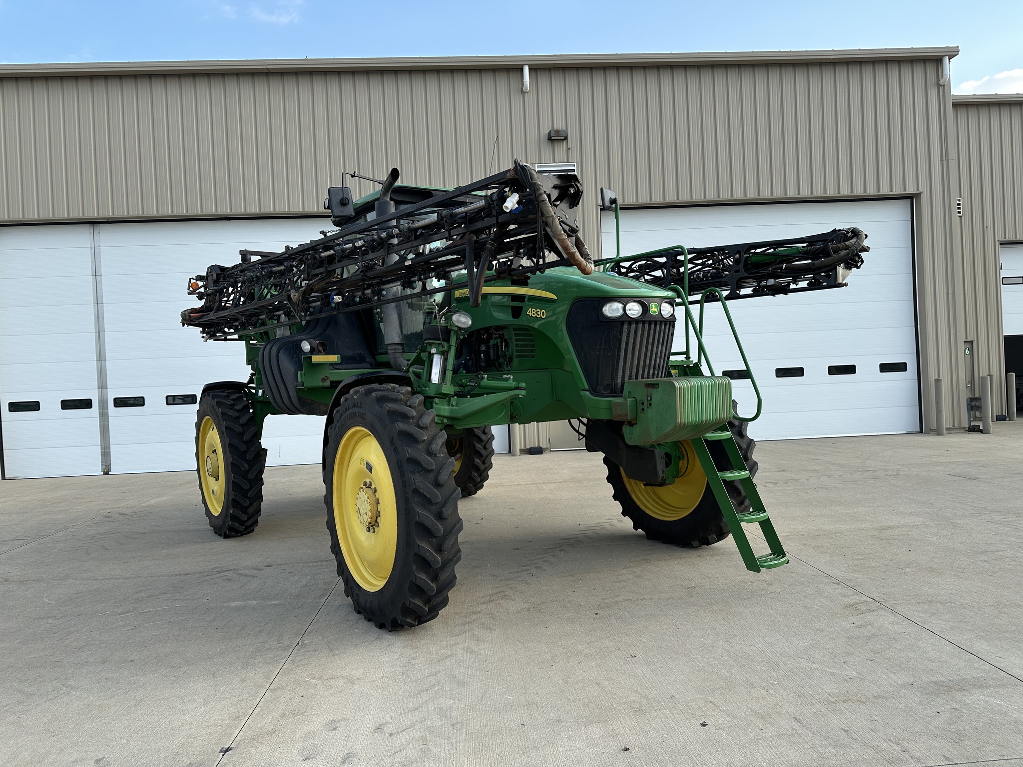 2011 John Deere 4830 Image 1