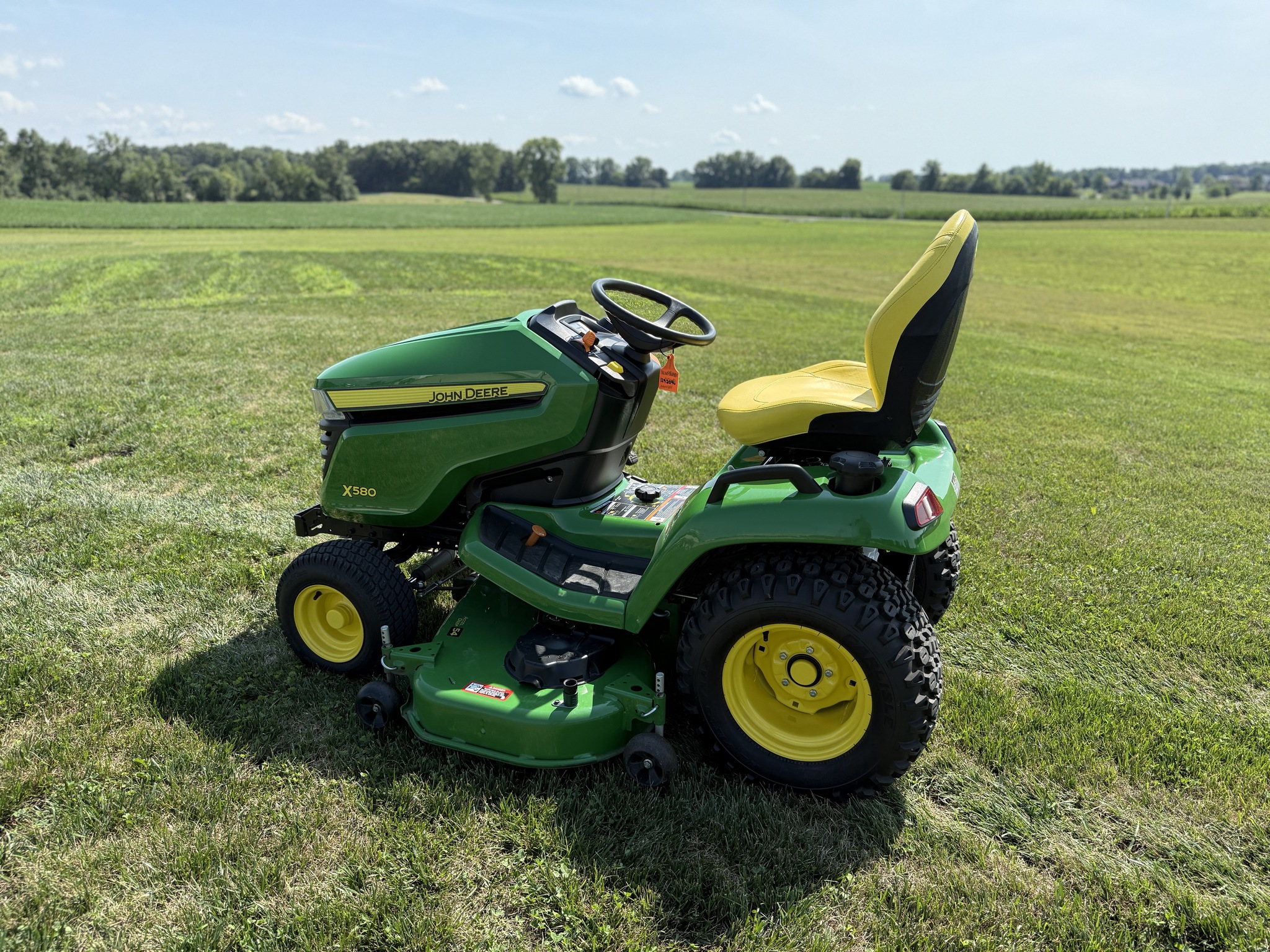 2023 John Deere X580 Image 4