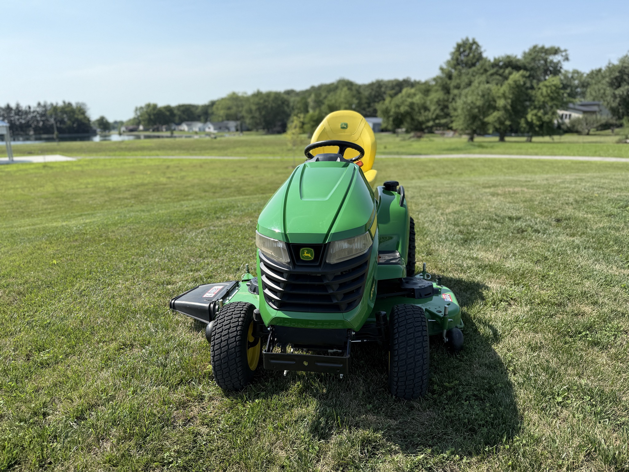 2023 John Deere X580 Image 15