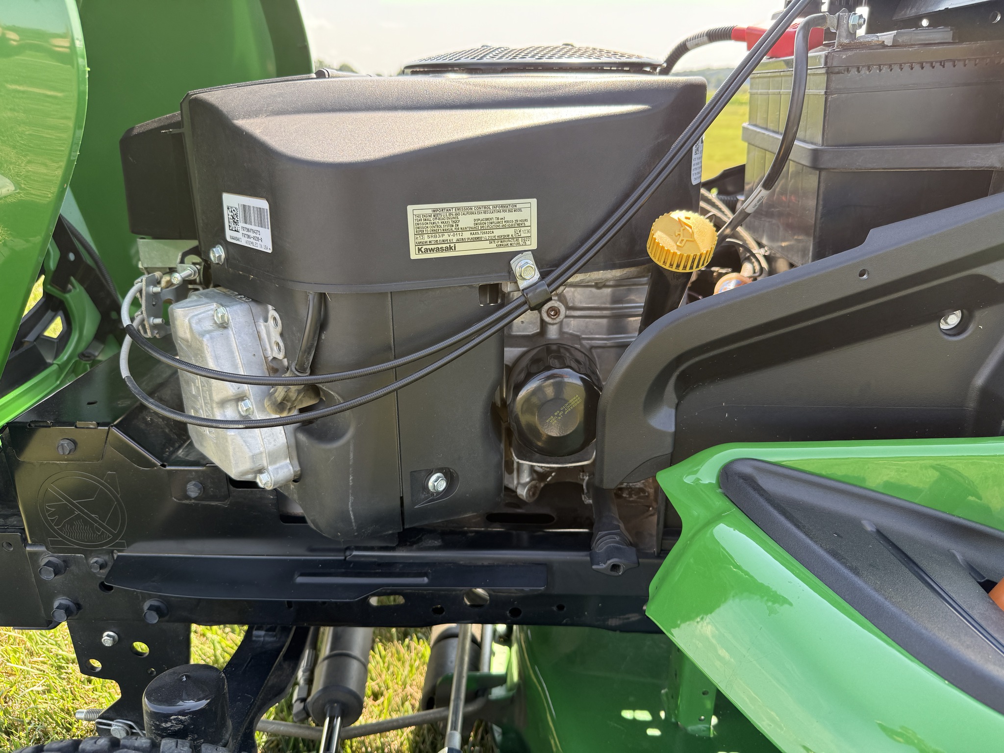2023 John Deere X580 Image 17