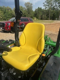 2021 John Deere 3046R Image 10
