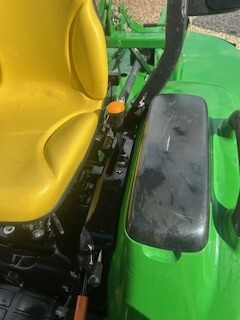 2021 John Deere 3046R Image 11