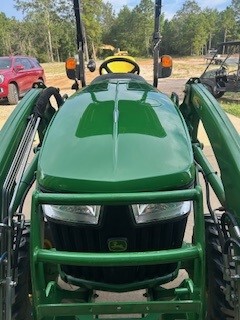 2021 John Deere 3046R Image 4