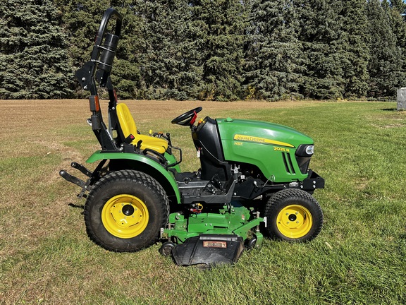 2015 John Deere 2025R - Photo2