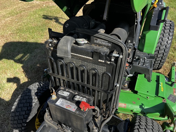 2015 John Deere 2025R - Photo15