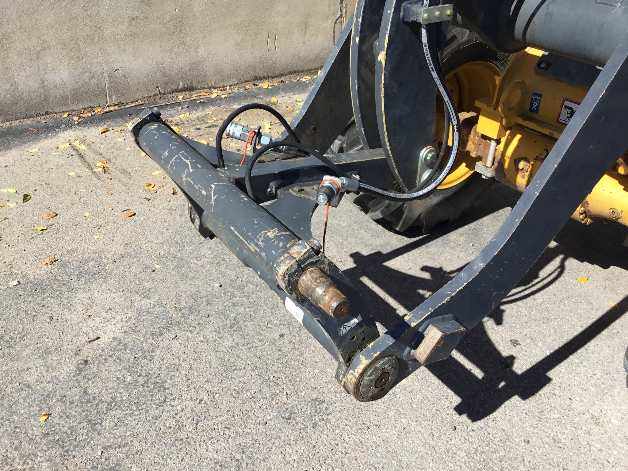 2017 John Deere 244K-II Image 11