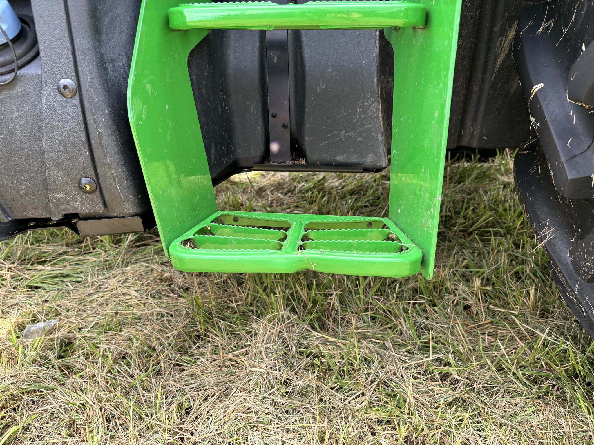 Used 2023 John Deere 5105M Utility Tractors at Koenig Equipment in Anna, OH - PhotoXL20