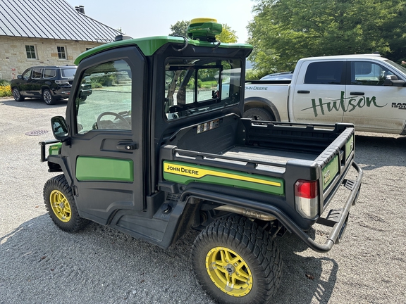 Photo of 2023 John Deere XUV 835R