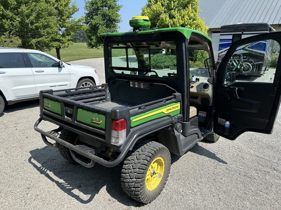 Photo of 2023 John Deere XUV 835R