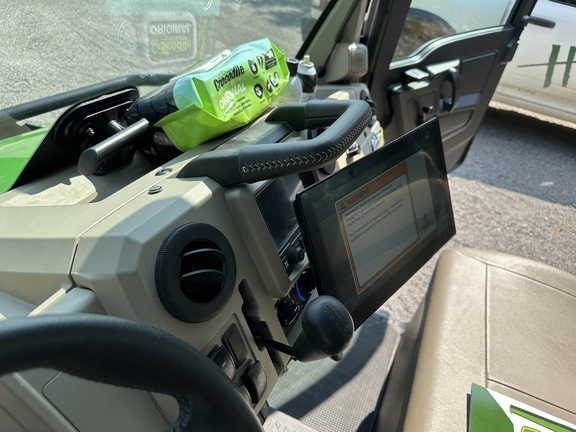 Photo of 2023 John Deere XUV 835R