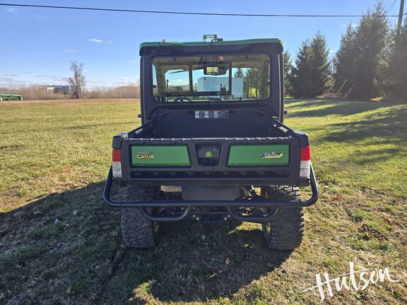 Photo of 2023 John Deere XUV 835R
