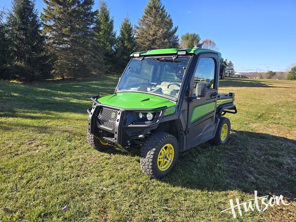 Photo of 2023 John Deere XUV 835R