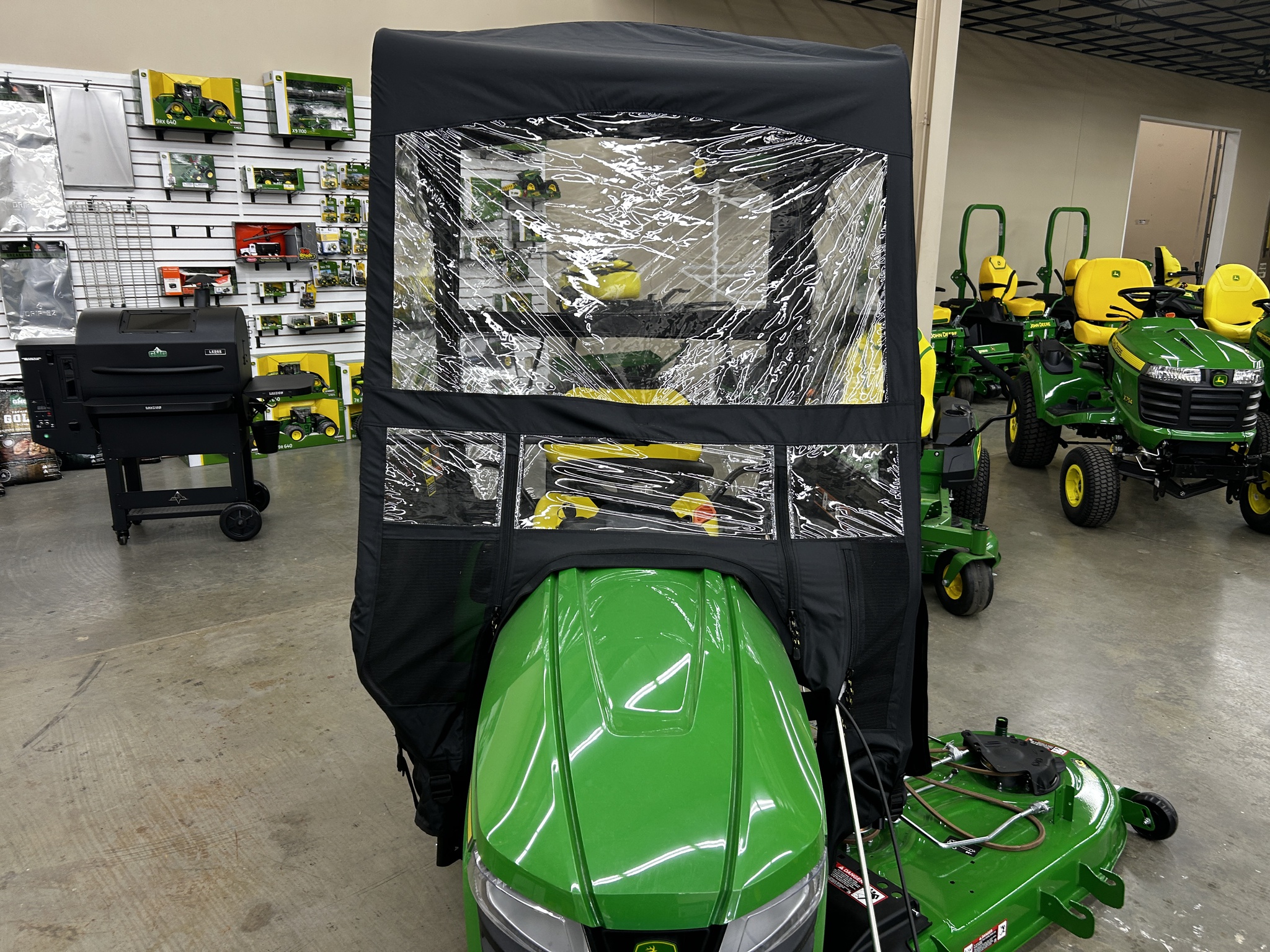 2024 John Deere x330 Image 8