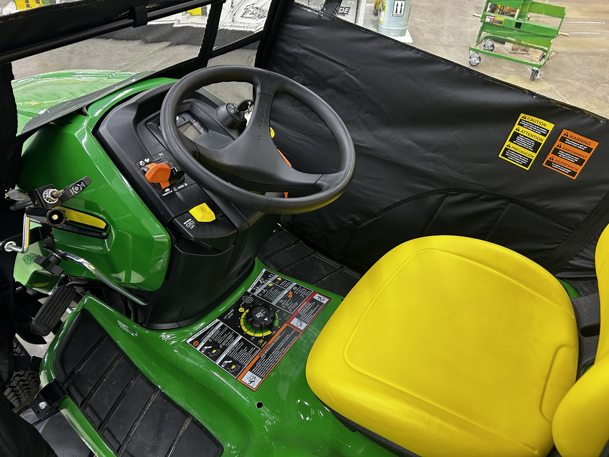2024 John Deere x330 Image 9