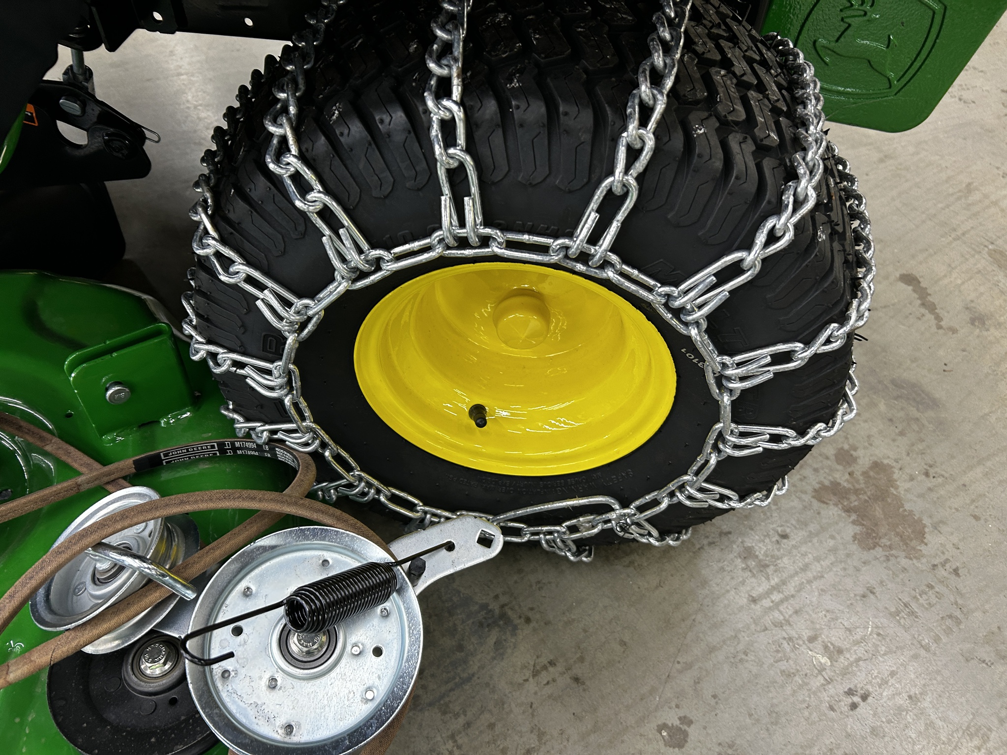 2024 John Deere x330 Image 13
