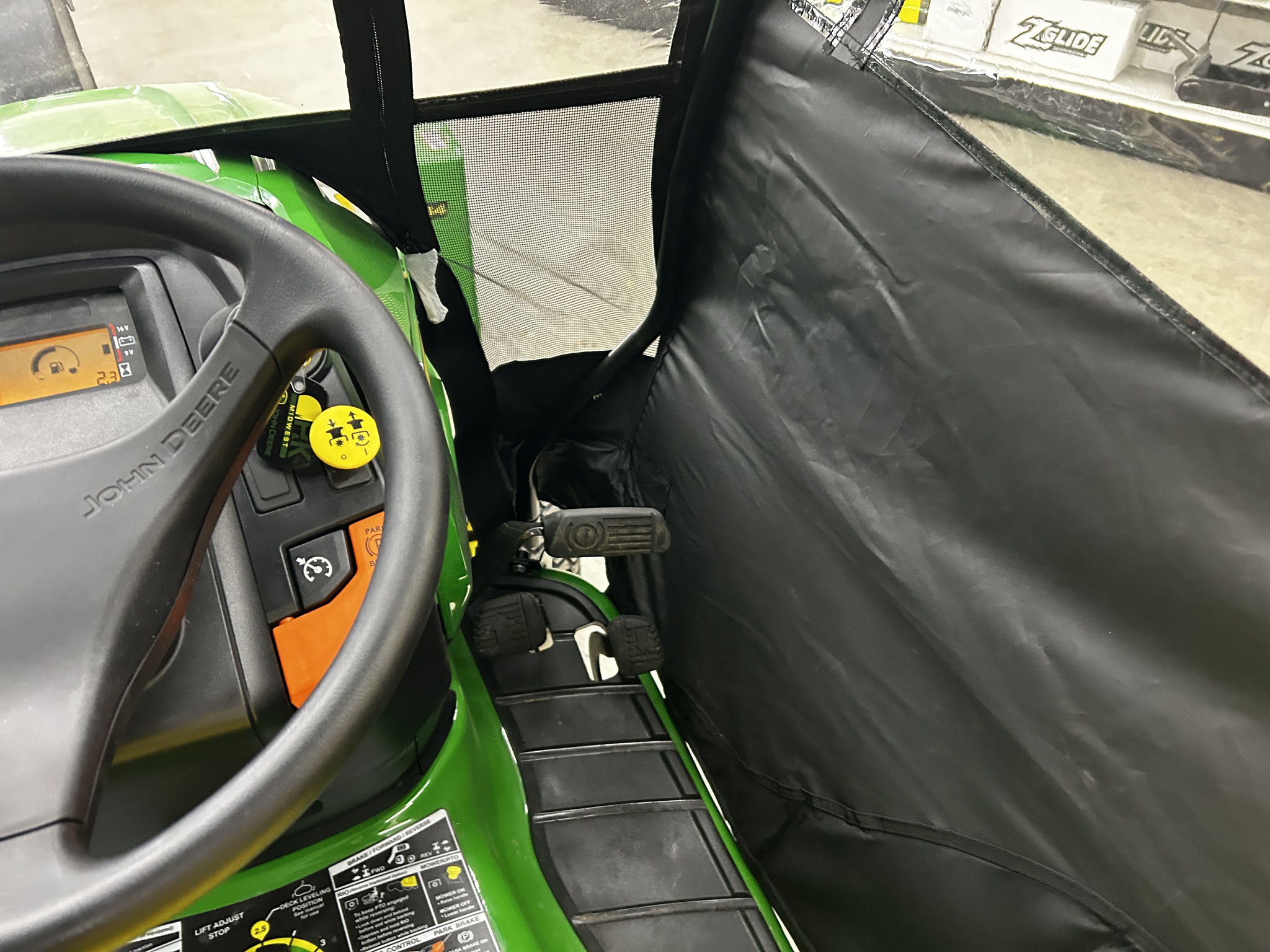 2024 John Deere x330 Image 12