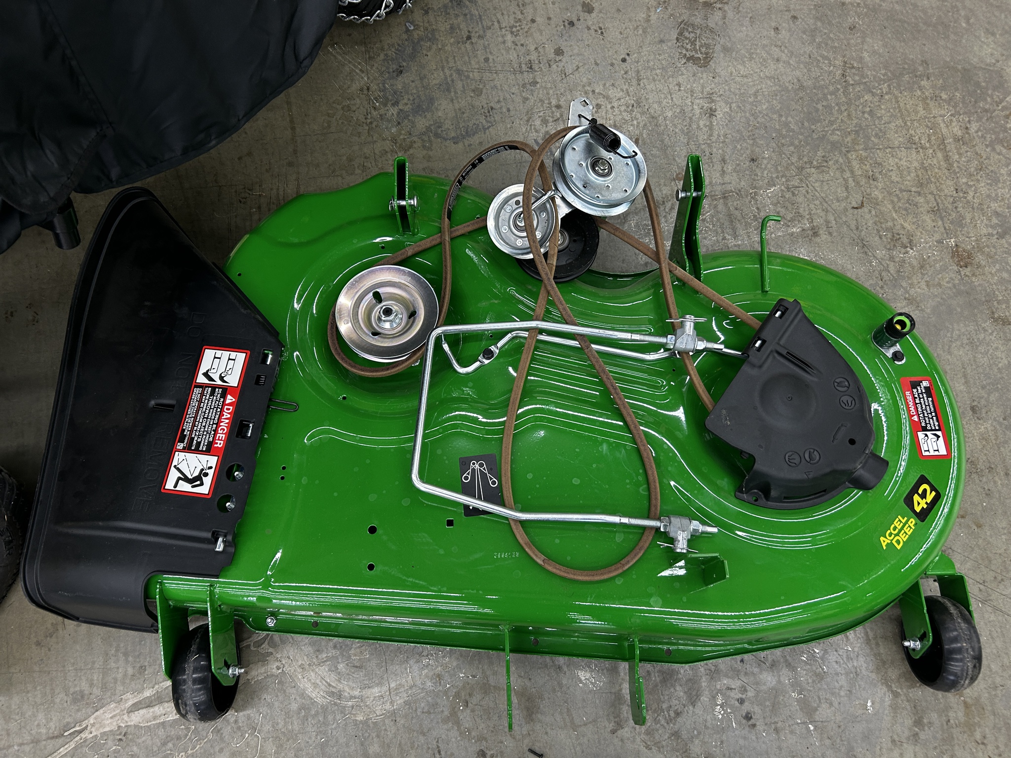2024 John Deere x330 Image 18