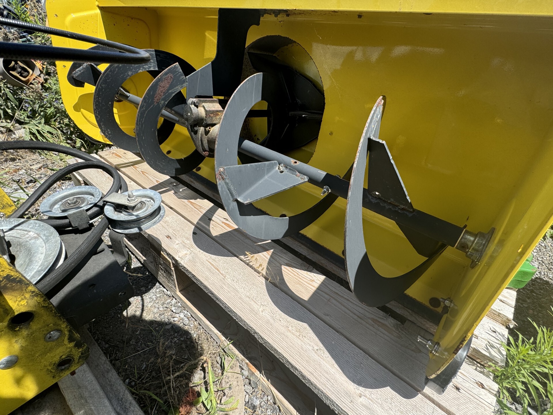 2008 John Deere 44SB Image 2