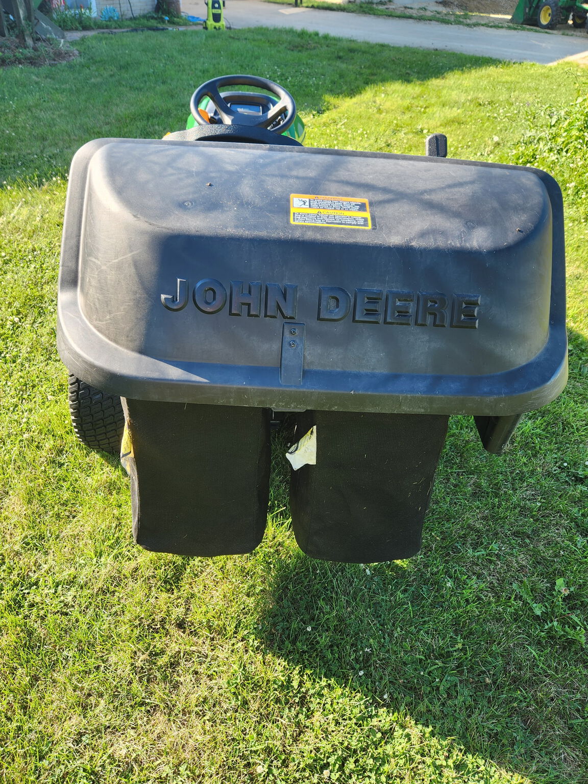 2015 John Deere X304 Image 3