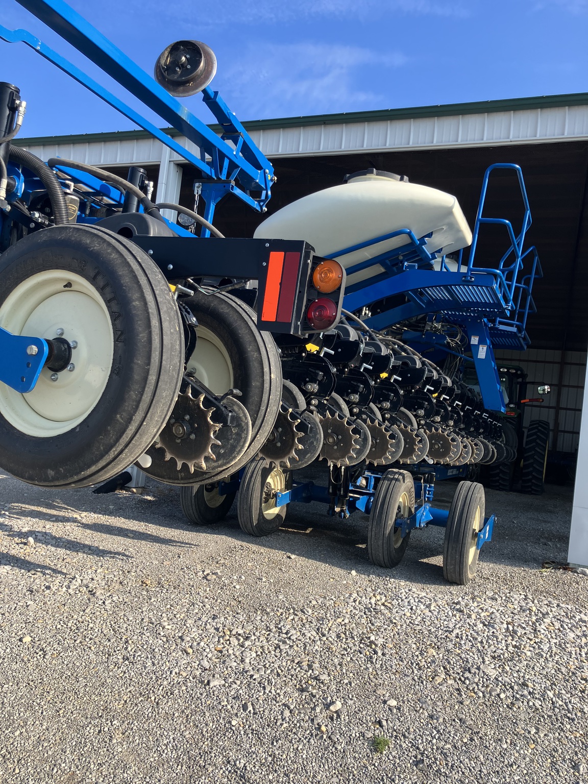 kinn 1996 Kinze 2600 - Sydenstricker Nobbe Partners