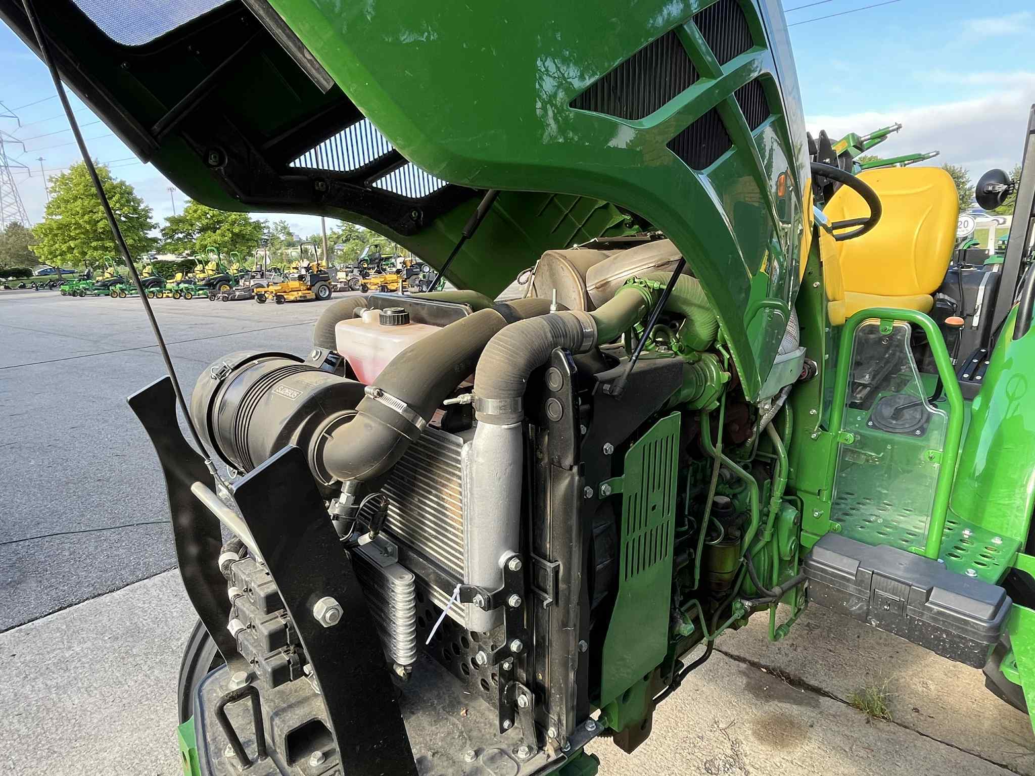 2022 John Deere 5065E Image 4