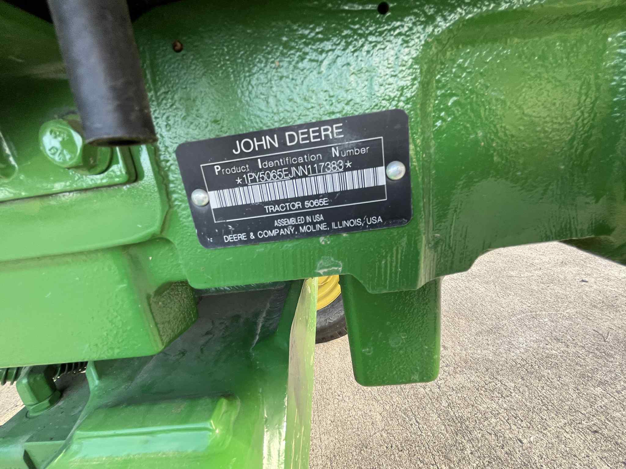 2022 John Deere 5065E Image 8