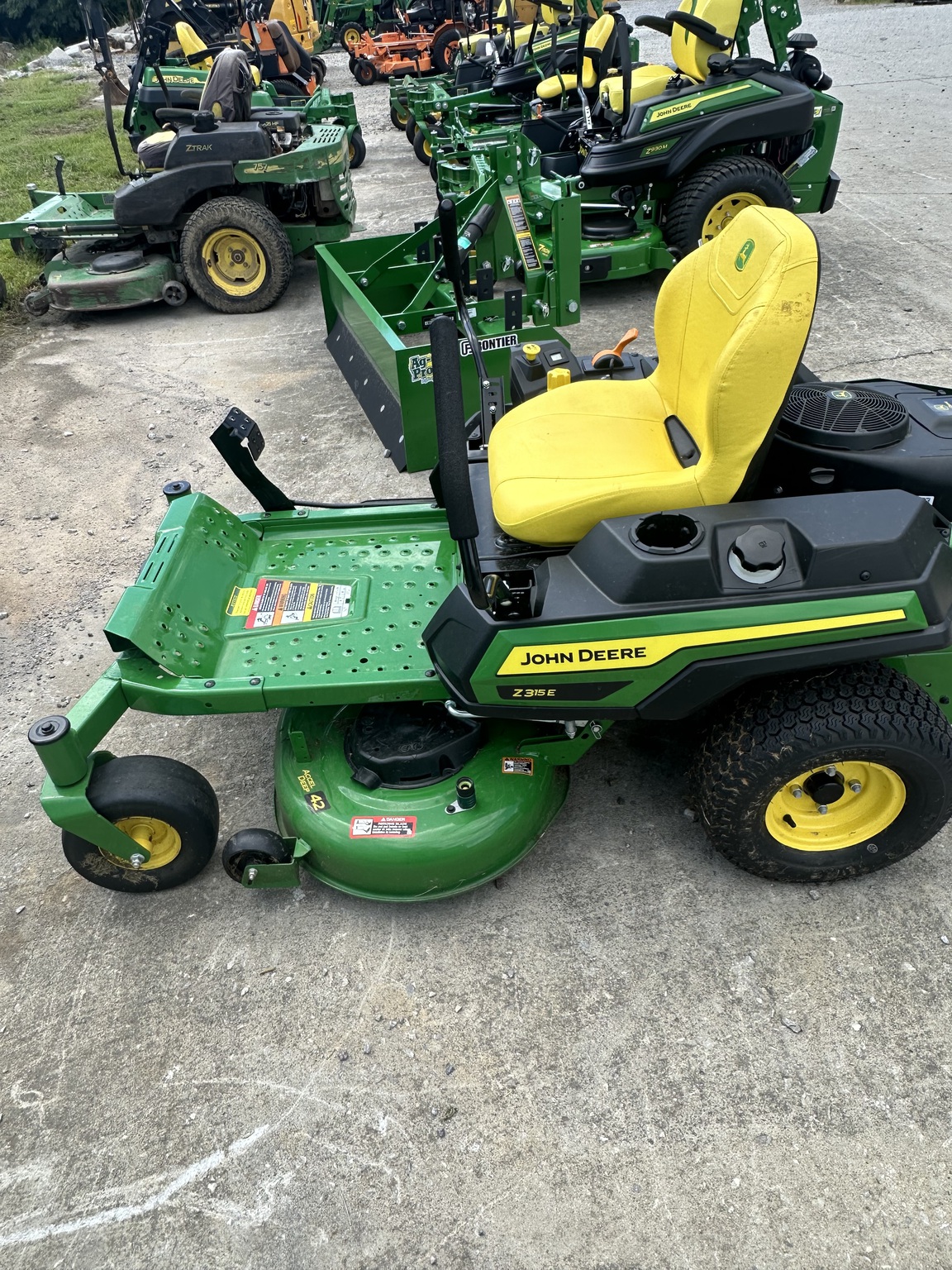 2025 John Deere Z315E Image 2