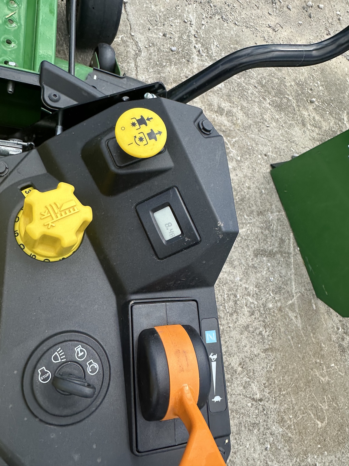 2025 John Deere Z315E Image 4