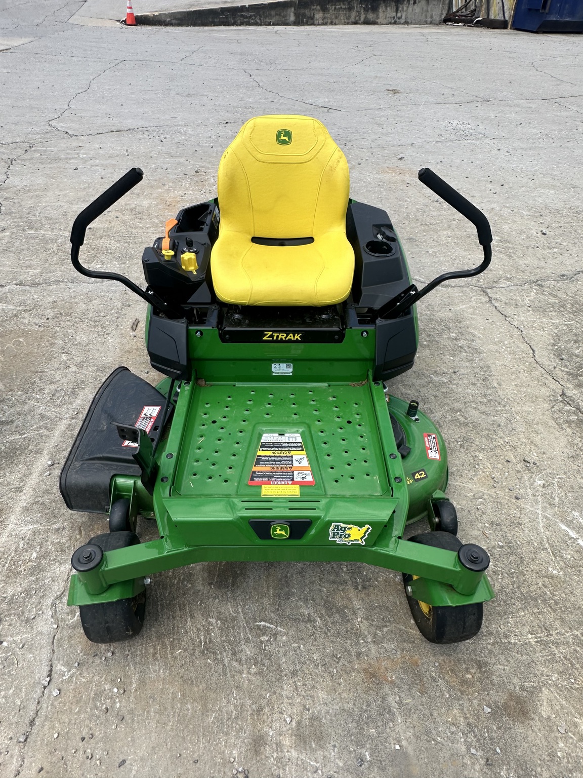 2025 John Deere Z315E Image 1
