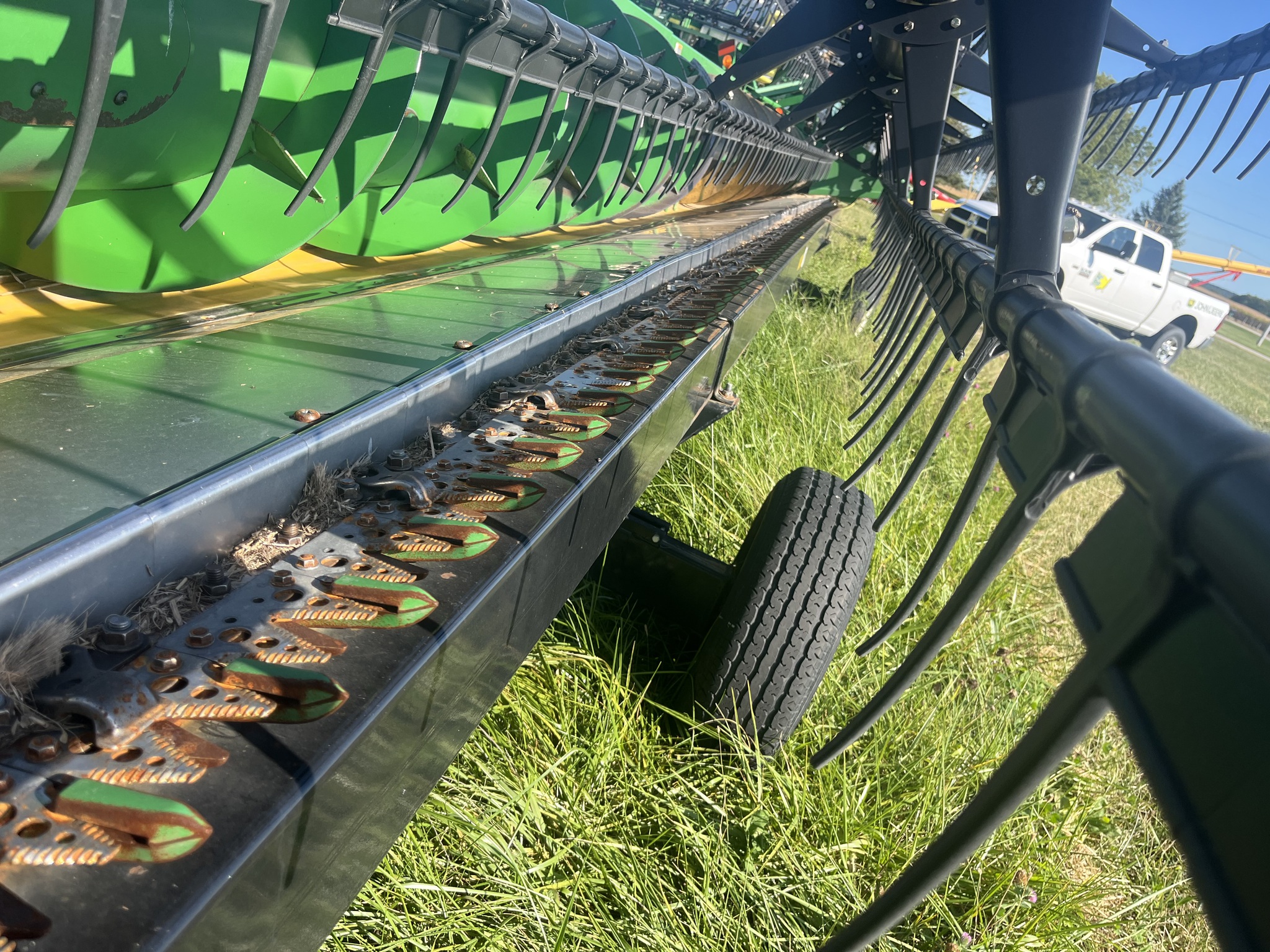 2010 John Deere 635F Image 6